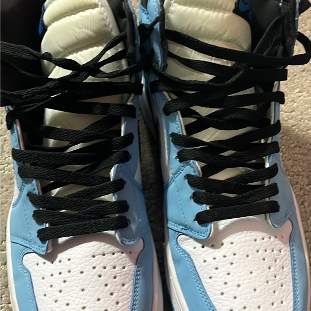 Jordan1 Sneakers -  Unversity Blue, White, Black